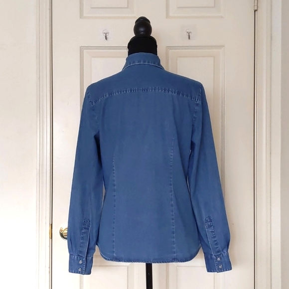 NWOT. High Sierra 100% Cotton Denim Button Down Shirt with Front Ruffle Design. - Picture 2 of 5